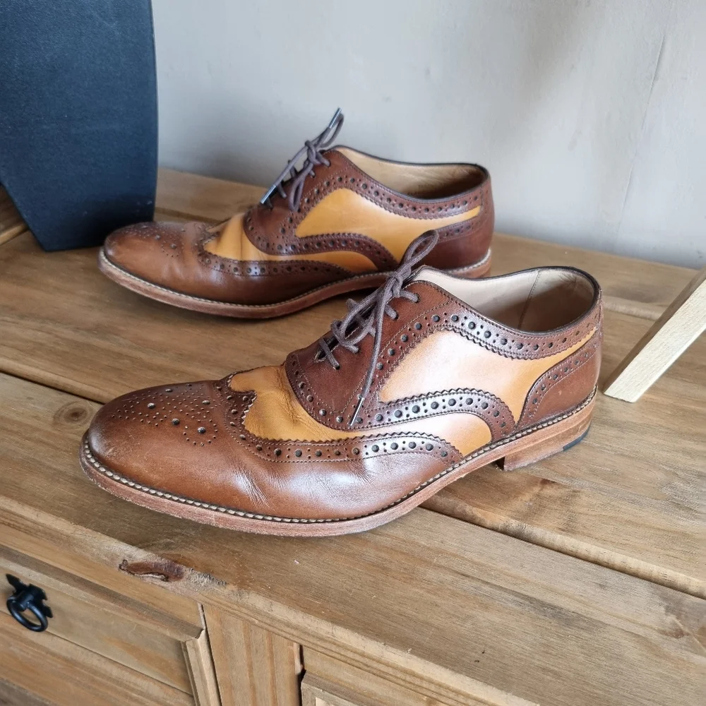 Loake brown/tan brouge lace up leather shoes uk 8 - Picture 1 of 10